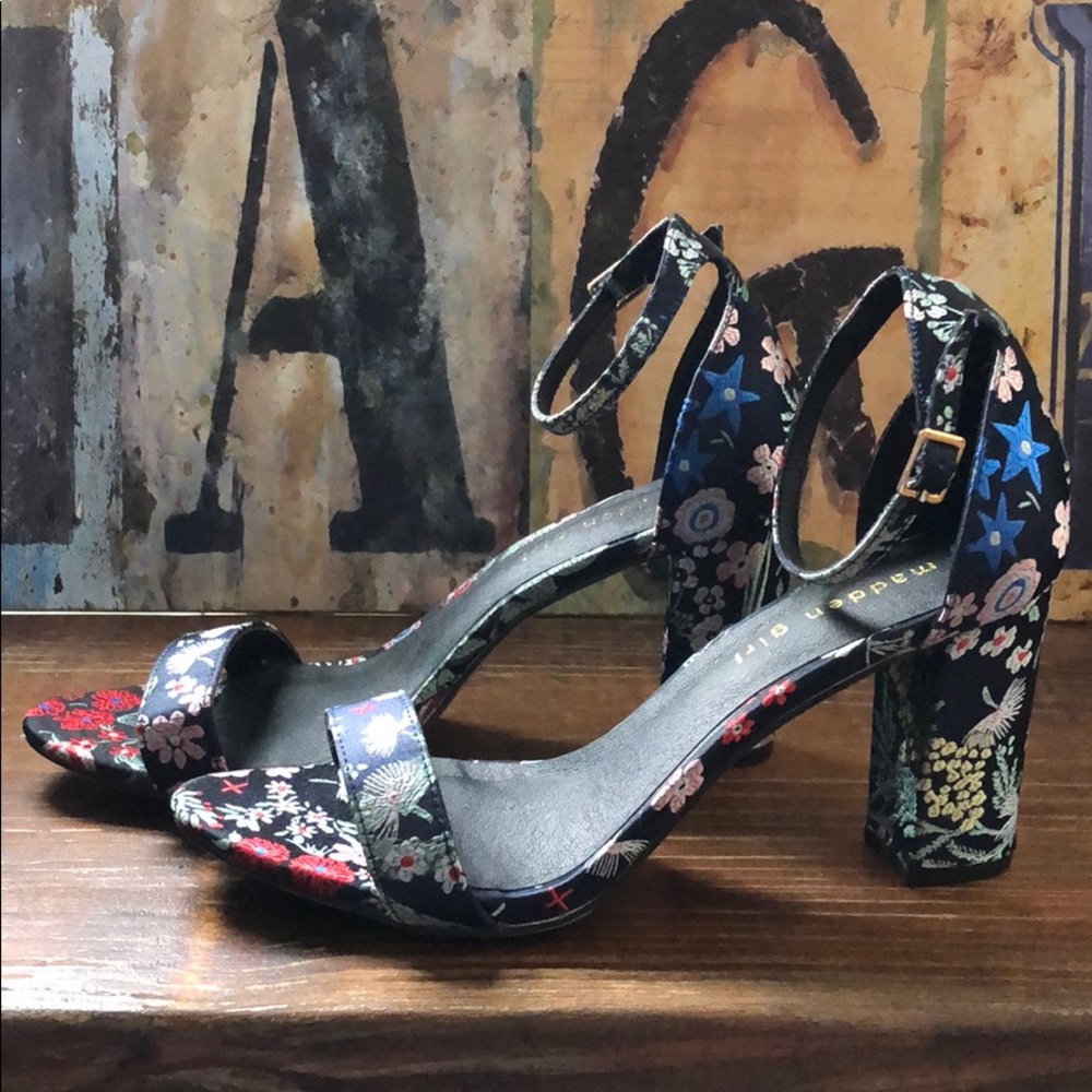 Madden Girl Beella Kimono Open Toe Strappy Heels Sandals NWT